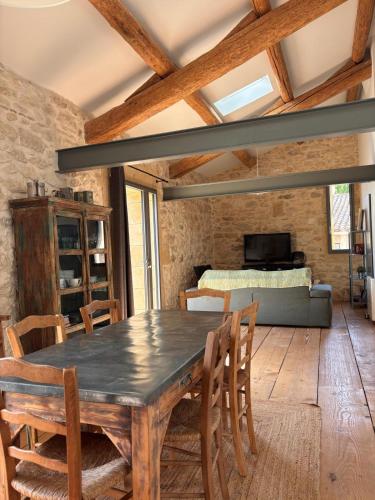 Appartement dans un mas provençal rénové (Appartement dans un mas provencal renove) in Saint Hilaire D'Ozilhan