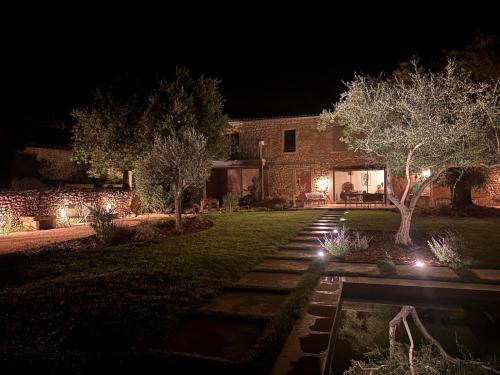 Appartement dans un mas provençal rénové (Appartement dans un mas provencal renove) in Saint Hilaire D'Ozilhan