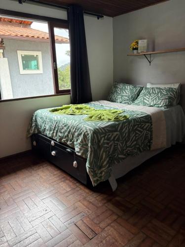 1 double bed, 1 twin bed