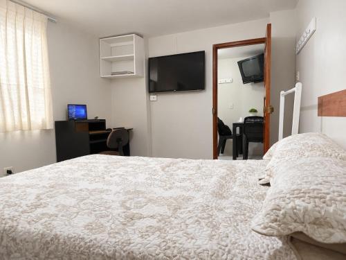 Centrally-located mini apartment with private entrance