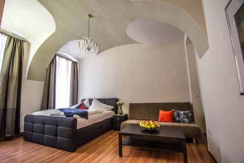 4BDR Historical Spirit Apt by Ruterra, Прага (фото 11)