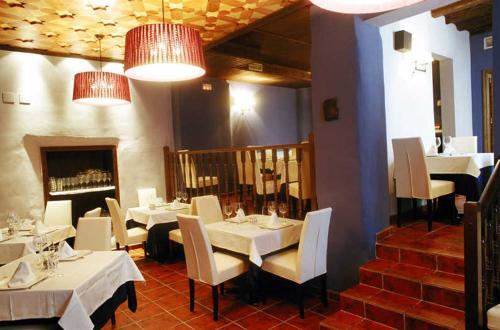 Posada Arco de San Miguel in คาลาตายัด