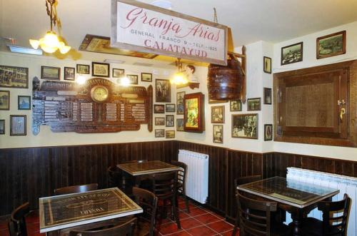 Posada Arco de San Miguel in คาลาตายัด