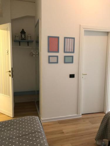 Triple Room with Balcony image 6