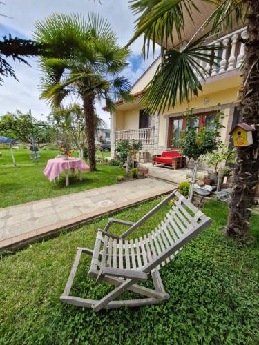 Alex's Guest House in Zemo Alvani