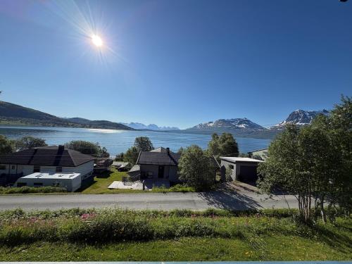 Garden, One-bedroom apartment in Straumsbukta