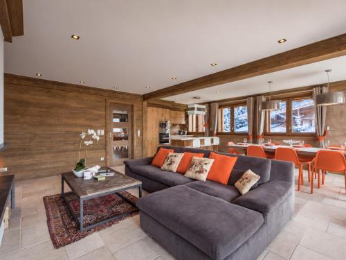 Appartement rénové 100m², terrasse sud, parking couvert, ski in-ski out, 3 chambres, 6 pers