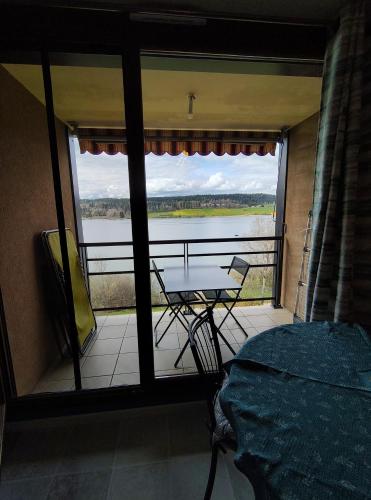 Le Bord du Lac - Duplex - Meublé 3 étoiles (Le Bord du Lac - Duplex - Meuble 3 etoiles) in Malbuisson