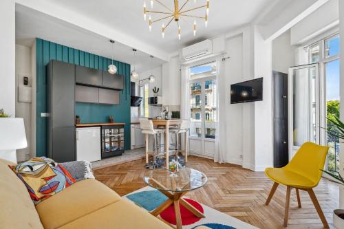 One minute from Beach - Air Conditioning - 2 Bedrooms - Wifi - Kitchen - Parking