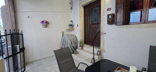 Gold King Apartment in Nikos Kazantzakis