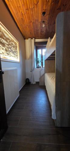 Gold King Apartment in Nikos Kazantzakis