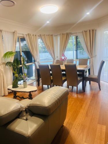 Luxury & Peaceful Waterfront Retreat Paradise in Hope Sziget