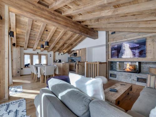 Chalet Élégant au Pied des Pistes à Val d'Isère - FR-1-567-139