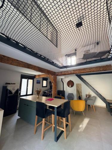 Konyha, Gîte avec spa privatif et flipper Sud de la France (Gite avec spa privatif et flipper Sud de la France) in Les Granges-Gontardes
