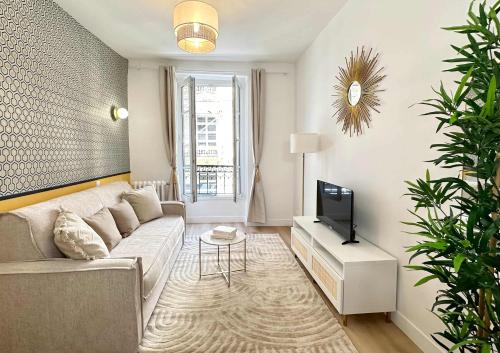Opera Cozy Studio by Melvane