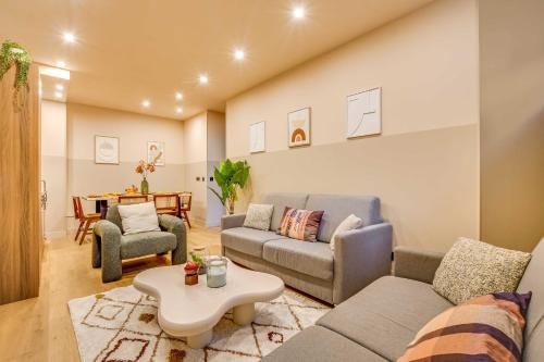 Spacious Apartment - 2BR 10P - Place d'Italie