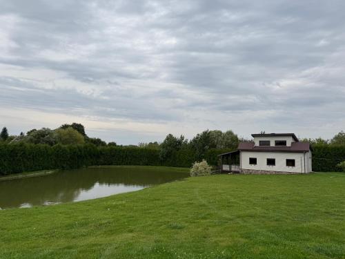 Mažoji sodyba (Mazoji sodyba) in Vievis