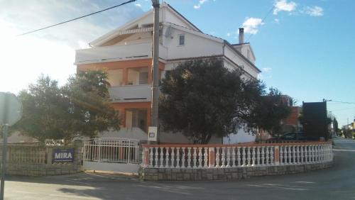 Apartments Mira - image 8