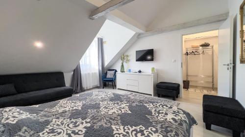 Chateau GrandCastle Room Type - Premium Double Room