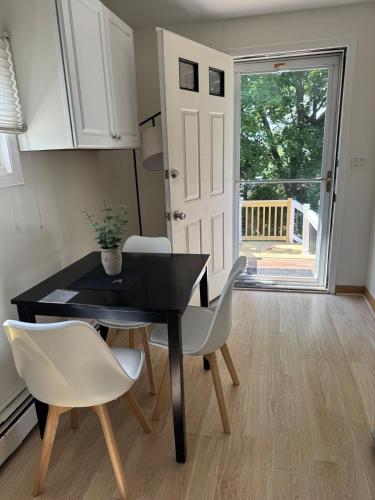 Modern 1BR - 5 Min to Valhalla Train Near NYC in Elmsford