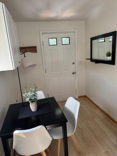Modern 1BR - 5 Min to Valhalla Train Near NYC in Elmsford