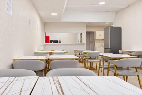 min hostel reverencia 2