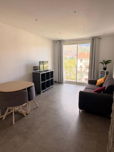 Joli T3 dans résidence - Location saisonnière - Corte