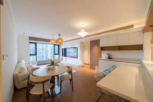 Zhome-Riverside 4 Bedroom 5 Beds- Near the Bund, Shanghai