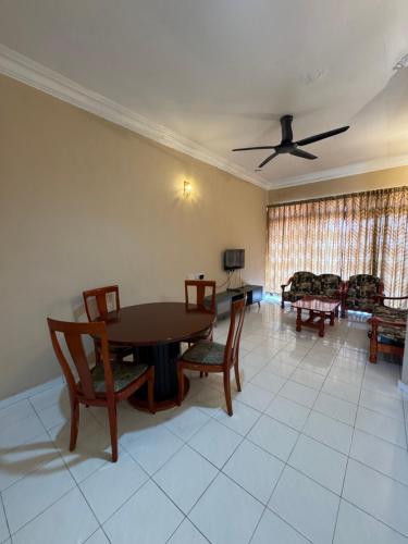 Golden Straits Villas Beach Resort in Kampung Bagan Pinang