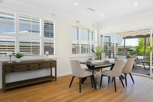 Cosy 3 bedrooms Lane Cove 10 Mins to Sydney CBD in Hunters Hill