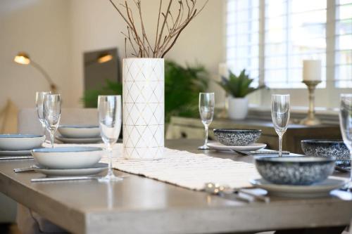 Cosy 3 bedrooms Lane Cove 10 Mins to Sydney CBD in Hunters Hill