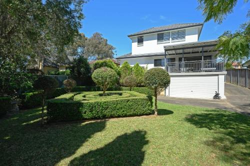 Cosy 3 bedrooms Lane Cove 10 Mins to Sydney CBD in Hunters Hill
