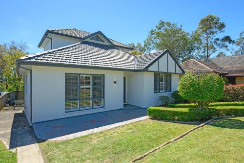 Cosy 3 bedrooms Lane Cove 10 Mins to Sydney CBD in Hunters Hill