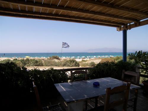 شرفة/ تراس, Aronis Plaka Naxos in Plaka Beach