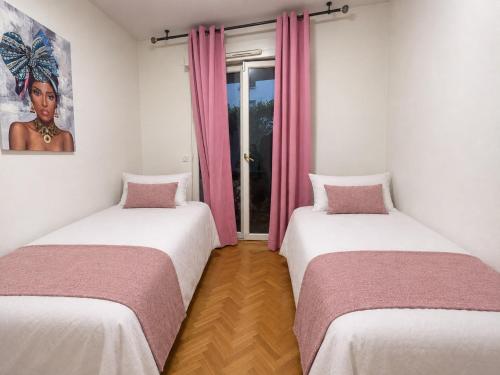 1 Room in a Shared House in Paris