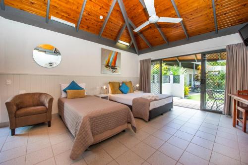 Island Leisure Resort - Tap to explore photos