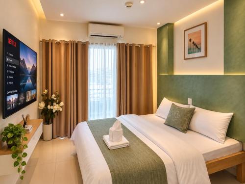 Premiere Haven at Sea Residences Room Type - Family Room with Balcony