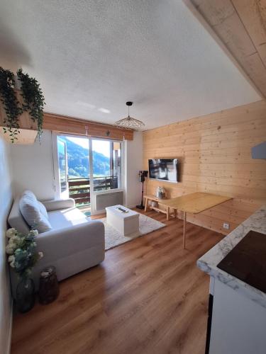 Cozy superb with views mountains