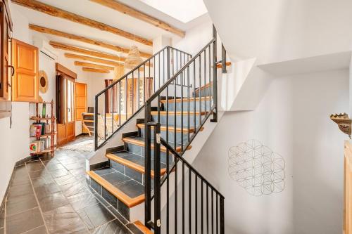 Casa corasol, a cozy, comfy, 2BR house- panoramic view and rooftop in Carataunas