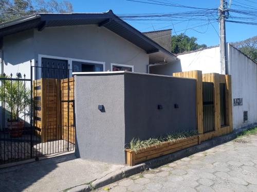 Charming studio in Lagoa da Conceição for up to 4 people (Charming studio in Lagoa da Conceicao for up to 4 people) in Lagoa da Conceicao