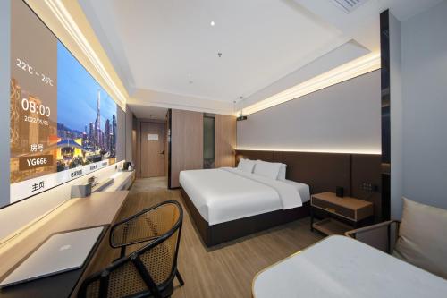 Luyue Hotel Movie Hotel Huaqiangbei Convention and Exhibition Center Branch