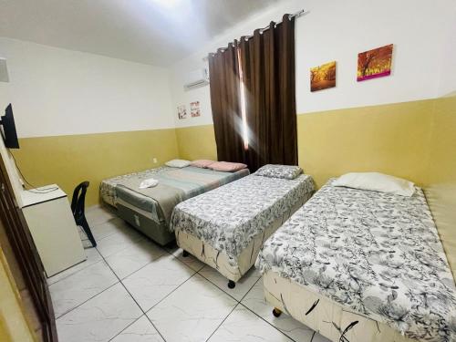 2 twin beds, 2 bunk beds
