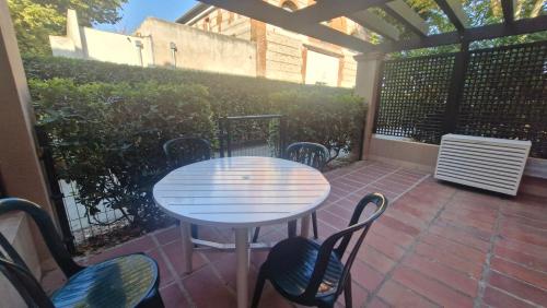 Les Bastides Au calme joli appartement avec terrasse - Parking - Piscine - Clim