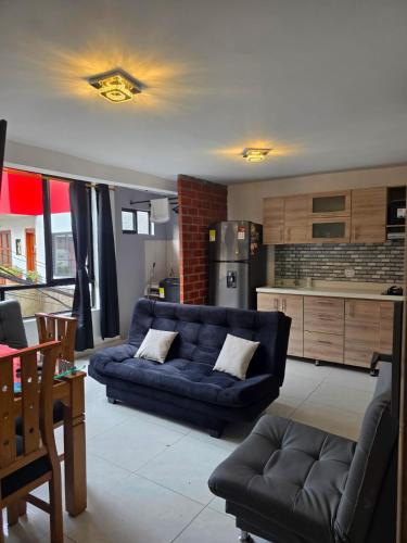 ELEGANTE y AMPLIO APARTAMENTO