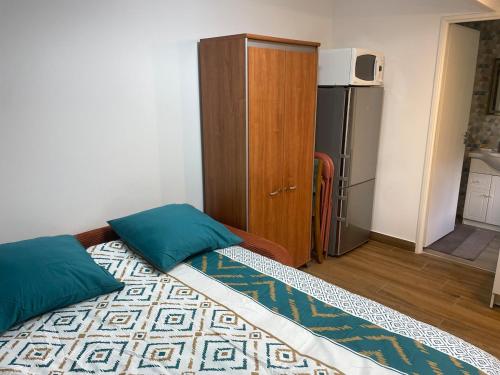Modern Studio with AC - 10 min to Lyon Airport & Tram T3 - Location saisonnière - Meyzieu