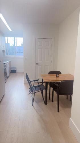 Entire 2 Bedroom condo in White Rock, Canada in White Rock (BC)