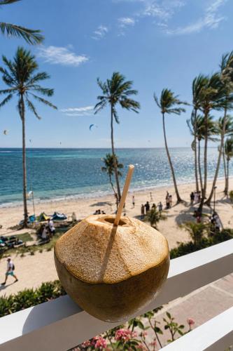 Absolute Beachfront Studio with Kitchen & Balcony