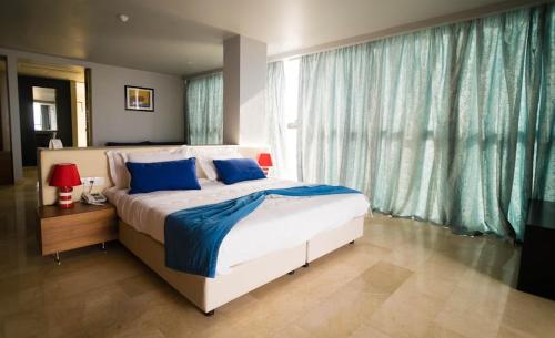 Hotel Adef Stop at Hotel Adef to discover the wonders of Oran. The property features a wide range of facilities to make your stay a pleasant experience. Service-minded staff will welcome and guide you at Hotel A