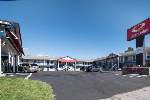 . Econo Lodge Rutland City near Hwy 7