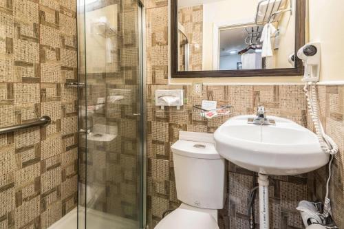 Econo Lodge Rutland City near Hwy 7 – Rutland, VT